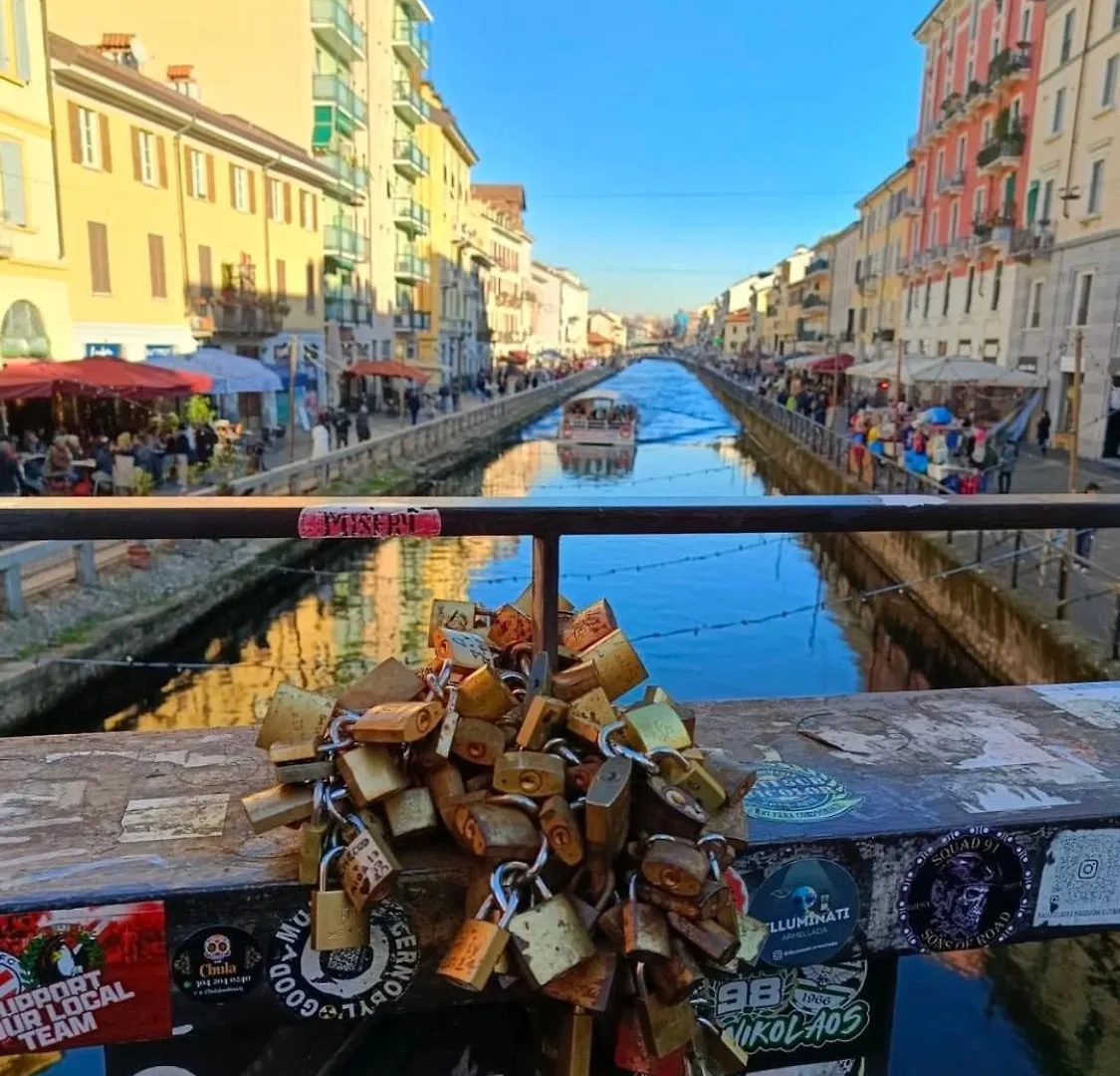 Navigli Home Metro4-Tram2-Naviglio Grande Milán 0*,  Italia